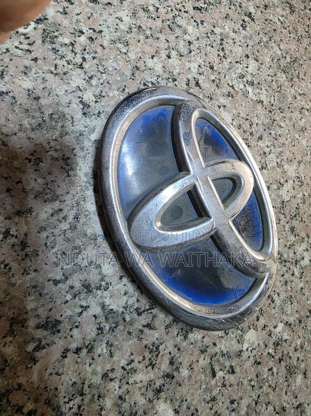 Front Logo /Emblem Toyota Aqua