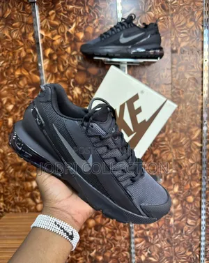 Nike Airmax 270 Black and White Quality Sneakers