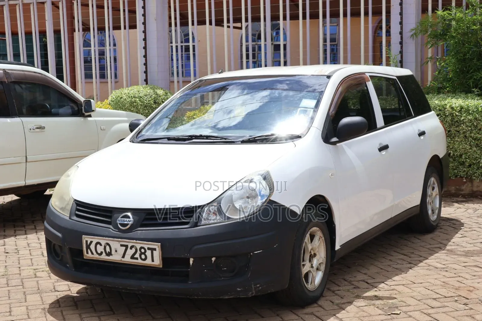 Nissan Advan 2011 White