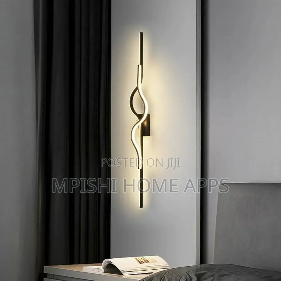 Wave-Shaped Led Wall Lamp Black
