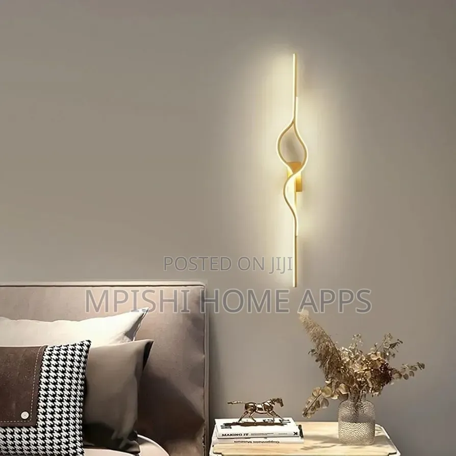 Wave-Shaped Gold Led Wall Light