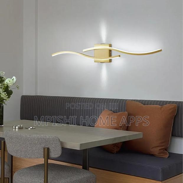 Modern Double-Wave Gold Led Wall Light - thumbnail 2