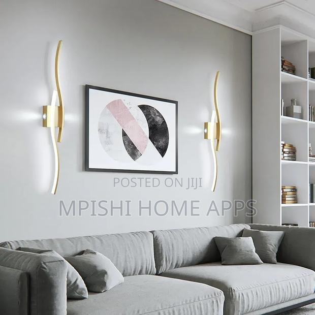 Modern Double-Wave Gold Led Wall Light - thumbnail 3