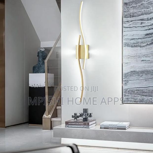 Modern Double-Wave Gold Led Wall Light - thumbnail 4