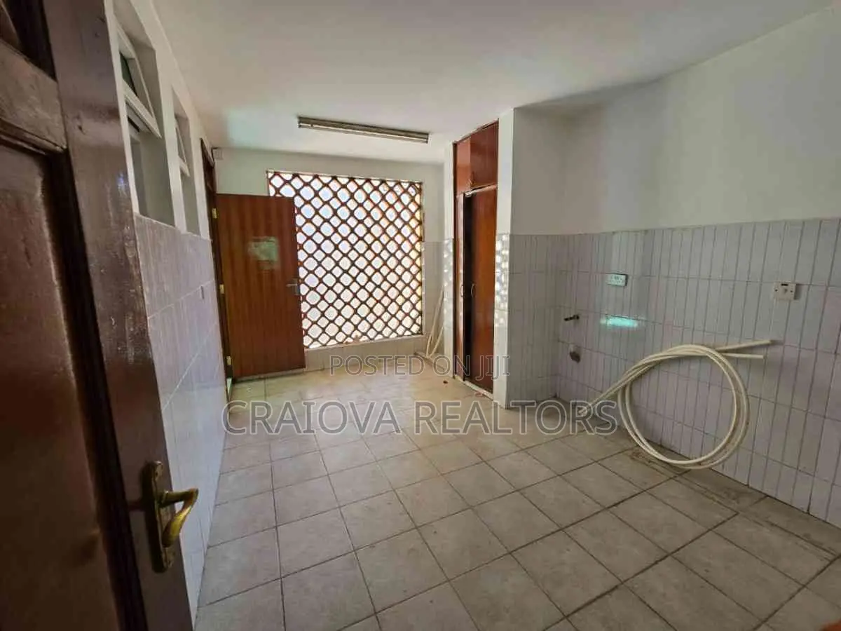 4bdrm Duplex in Hurlingham for rent