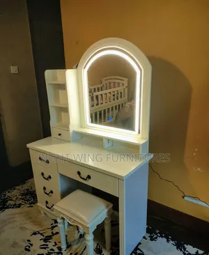 Dressing Mirror Matching With Stool