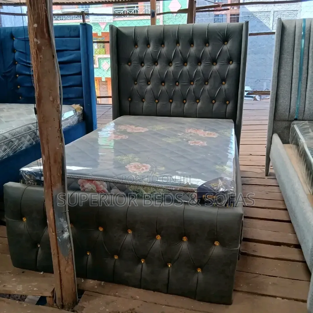 Black Chester Bed Size 4 X 6