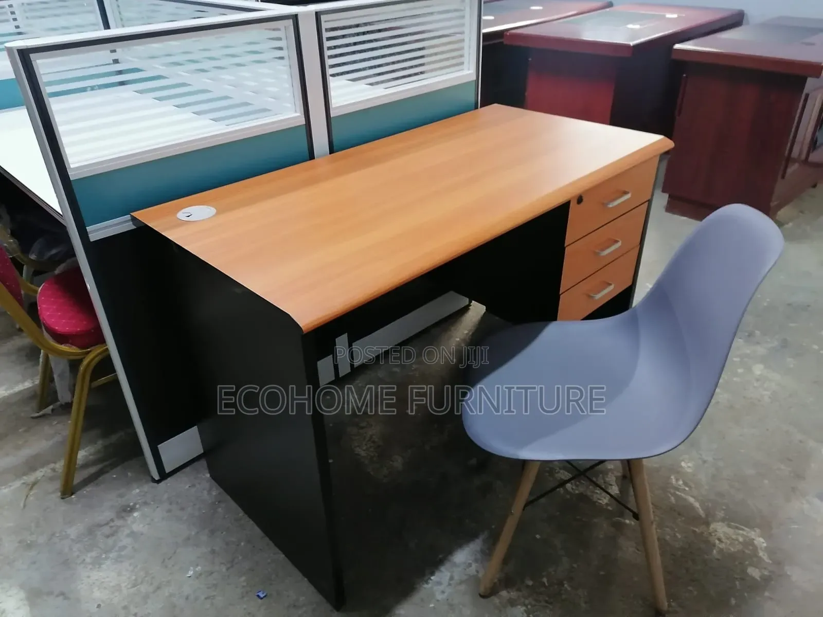 1.4m Modern Office Desk and Advanced Eames Style Chair
