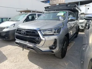 Toyota Hilux 2024 Gray