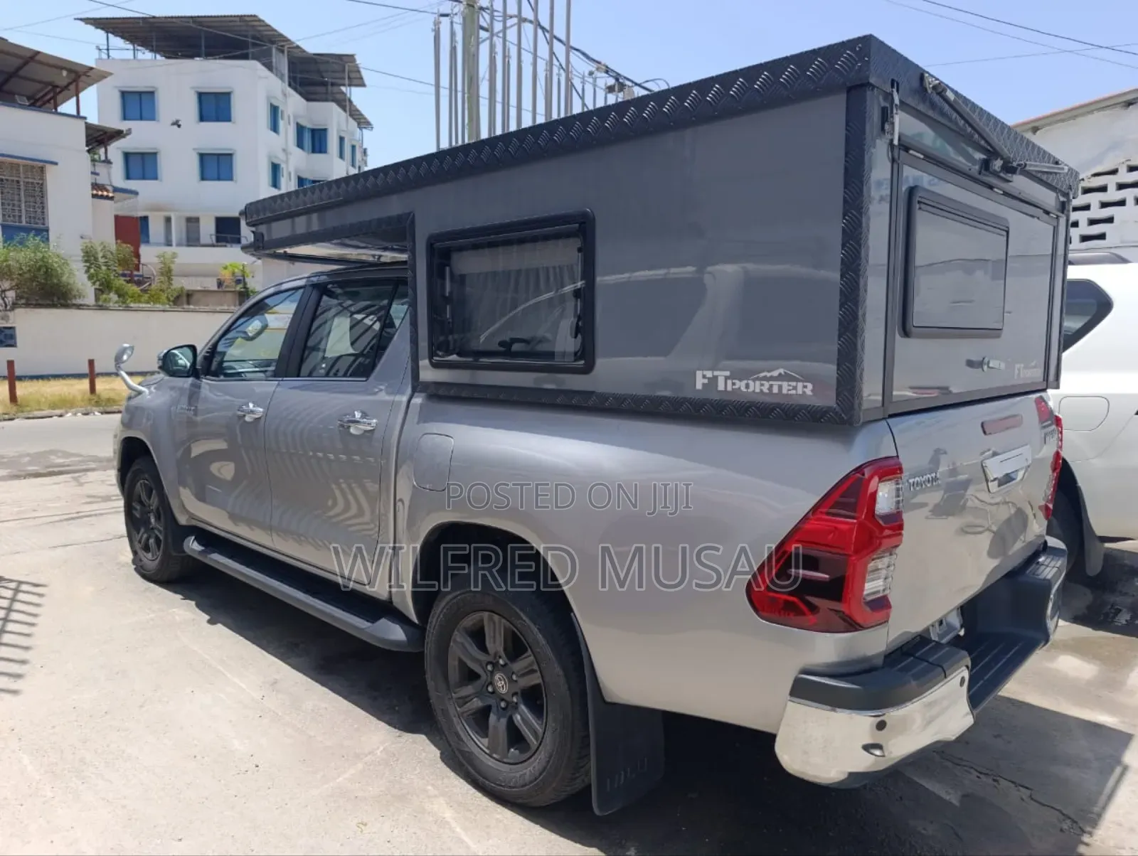 Toyota Hilux 2024 Gray
