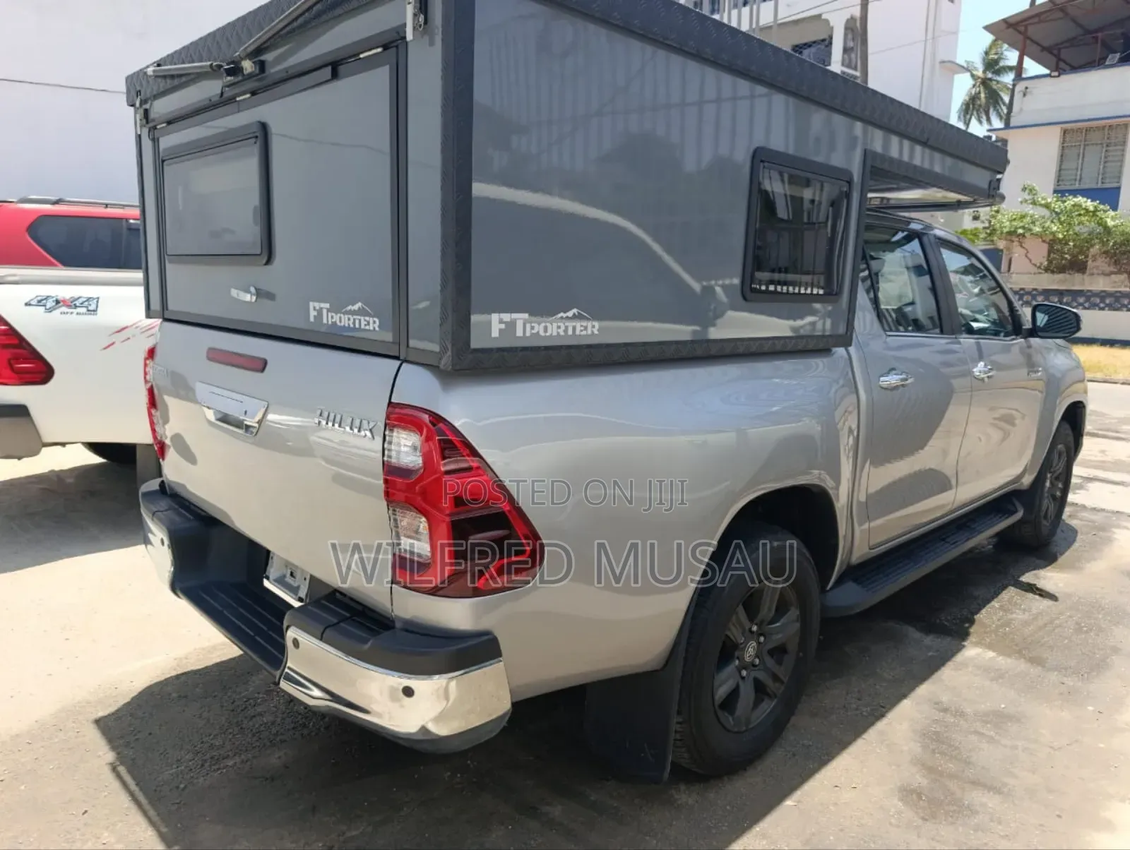 Toyota Hilux 2024 Gray