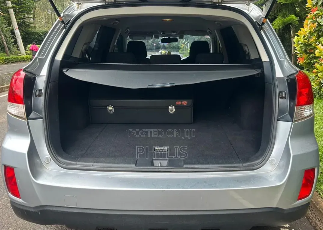Subaru Outback 2.5i 2011 Silver