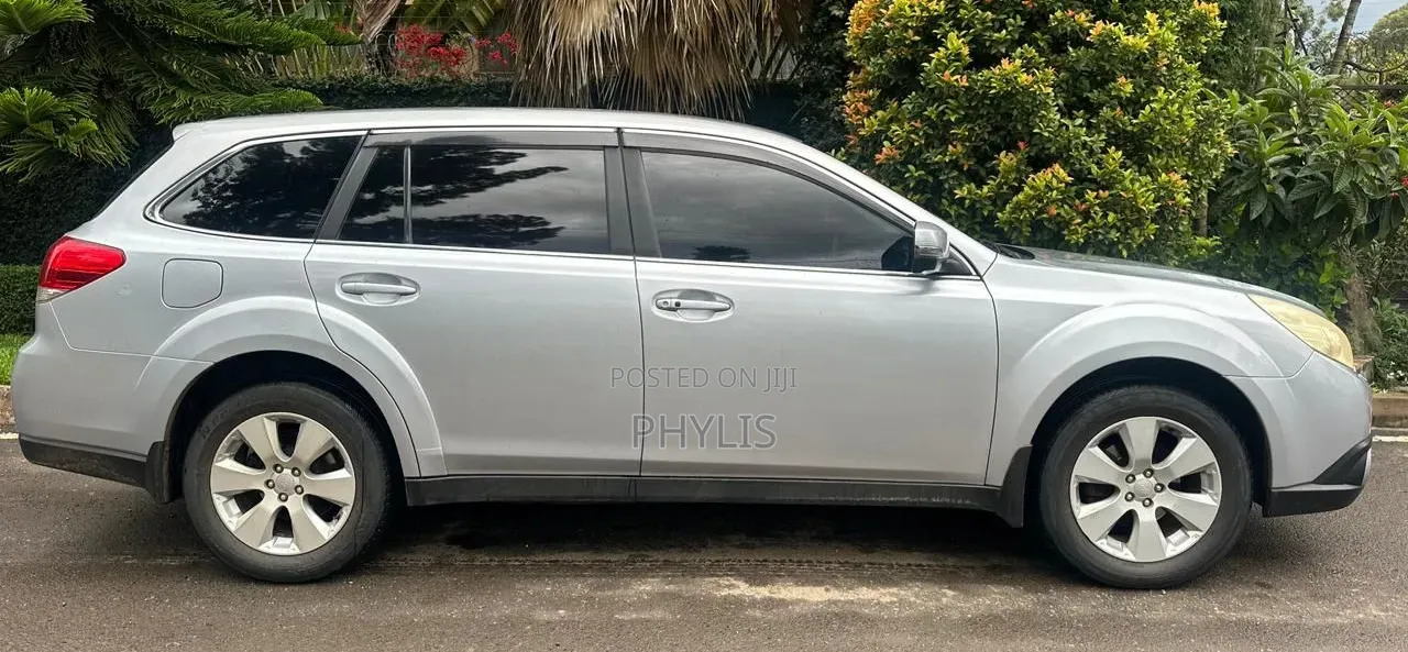 Subaru Outback 2.5i 2011 Silver