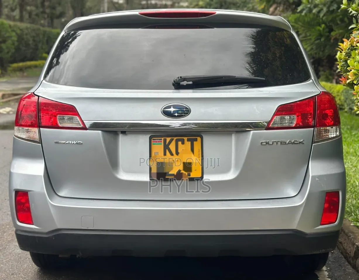 Subaru Outback 2.5i 2011 Silver