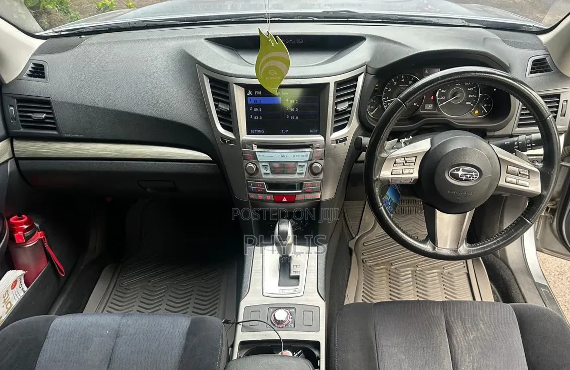 Subaru Outback 2.5i 2011 Silver