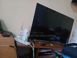 Vitron Smart Tv 43" Qled for Sale