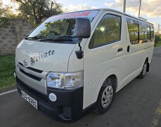 Toyota HiAce 2012 White - main view