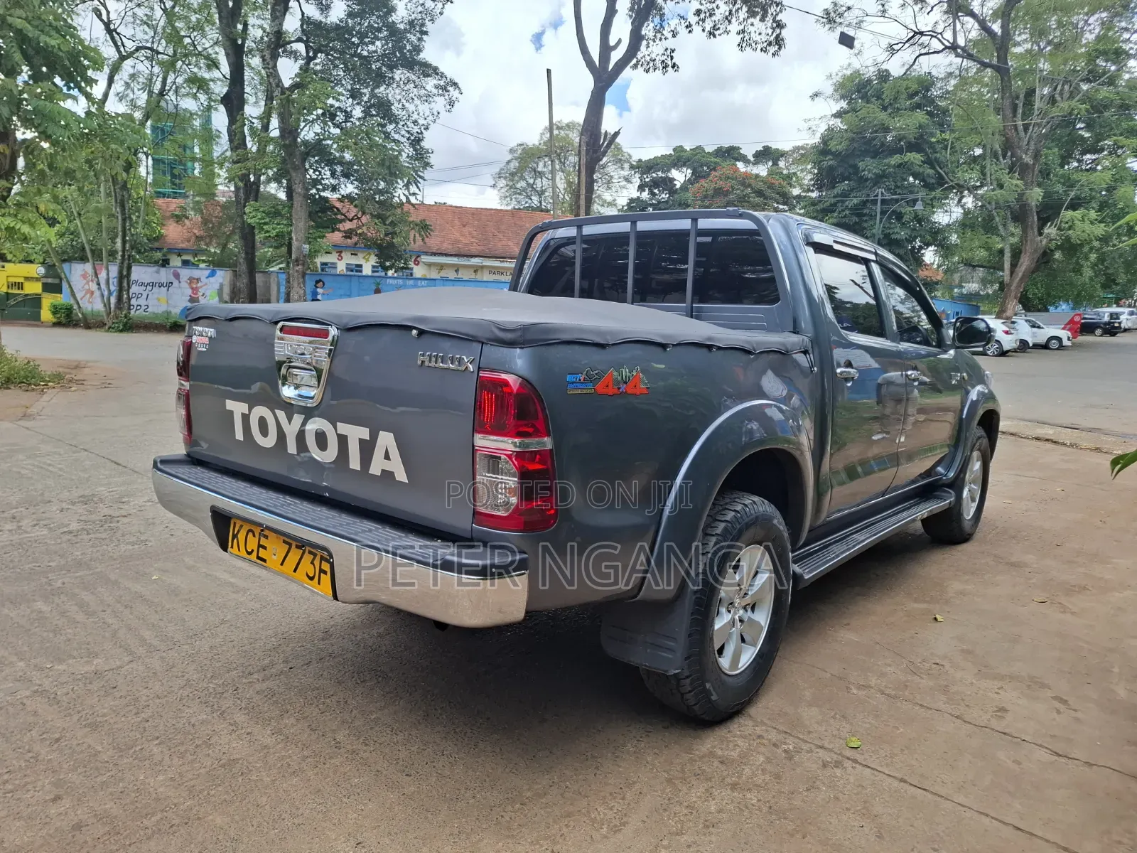 Toyota Hilux 2009 Gray