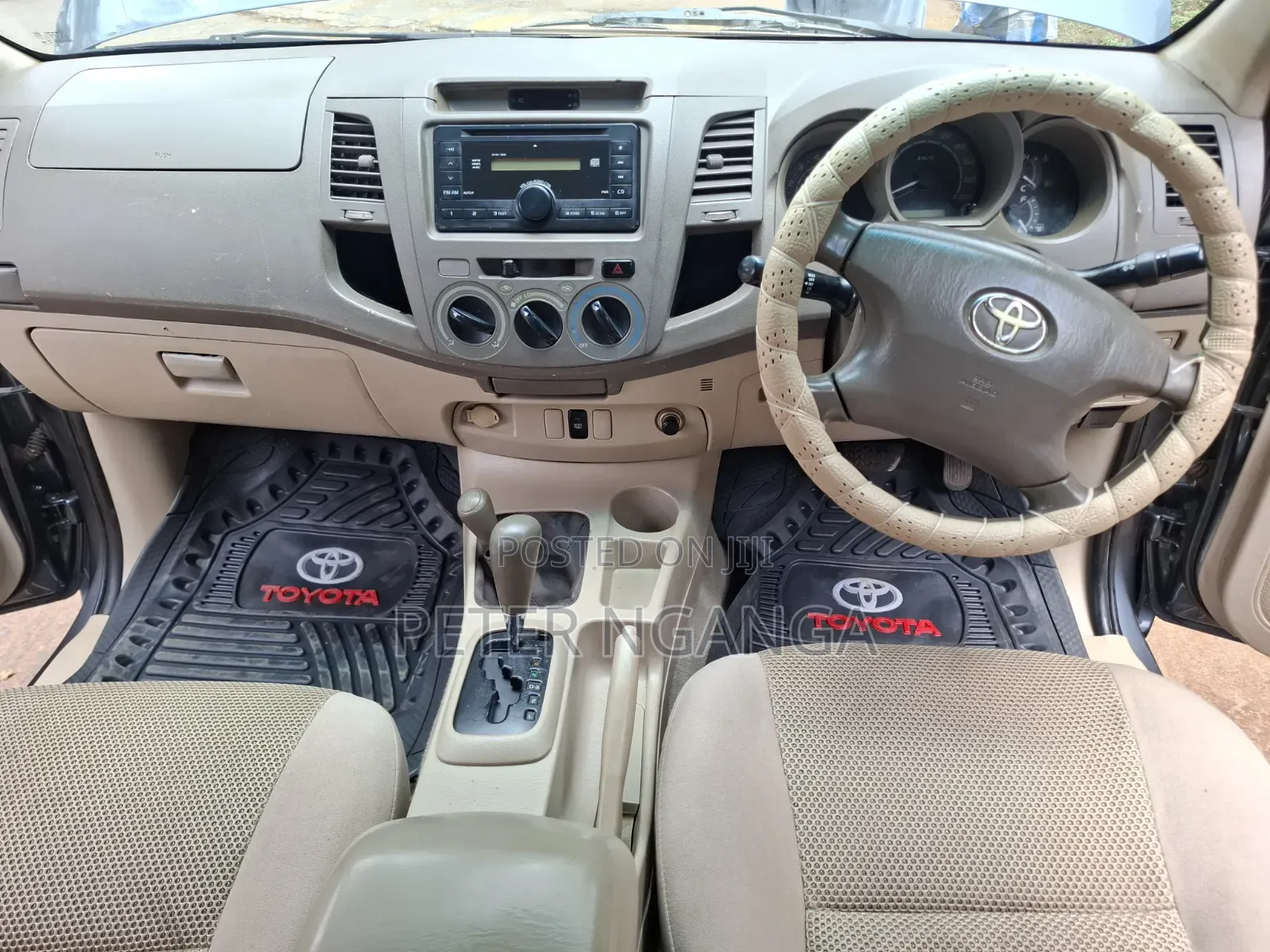 Toyota Hilux 2009 Gray