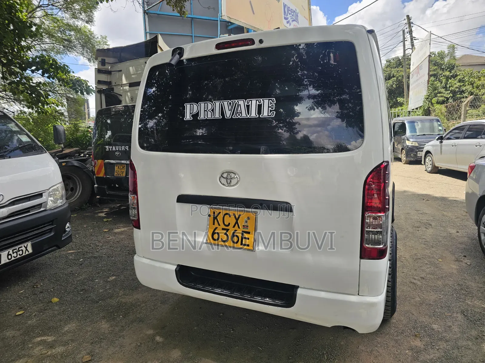 Toyota HiAce 2014 White