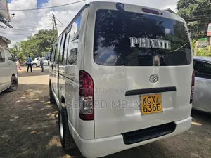Toyota HiAce 2014 White