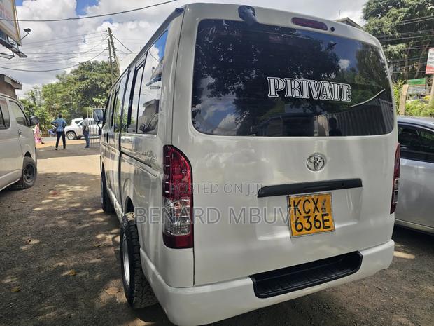 Toyota HiAce 2014 White - thumbnail 4