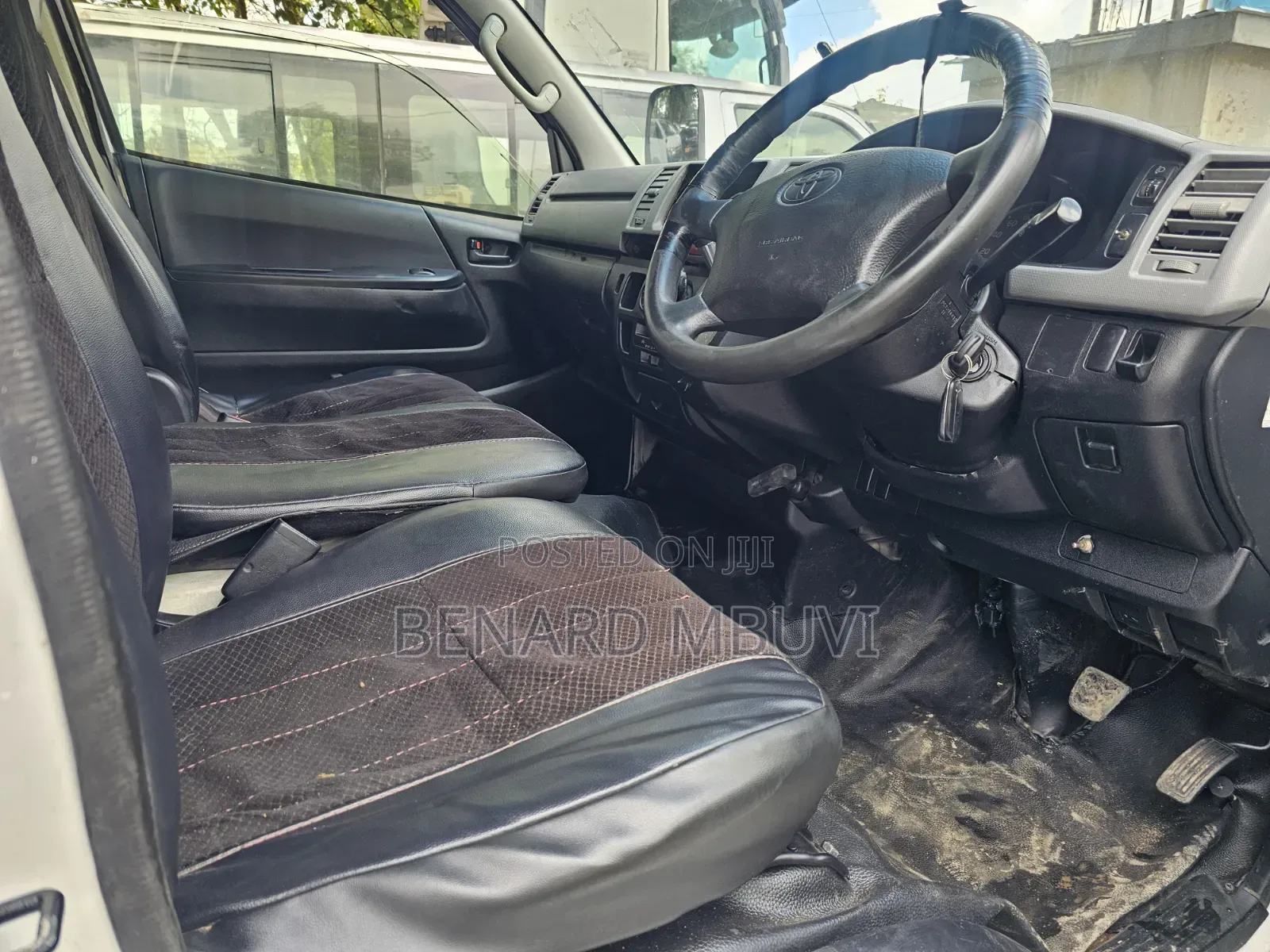 Toyota HiAce 2014 White
