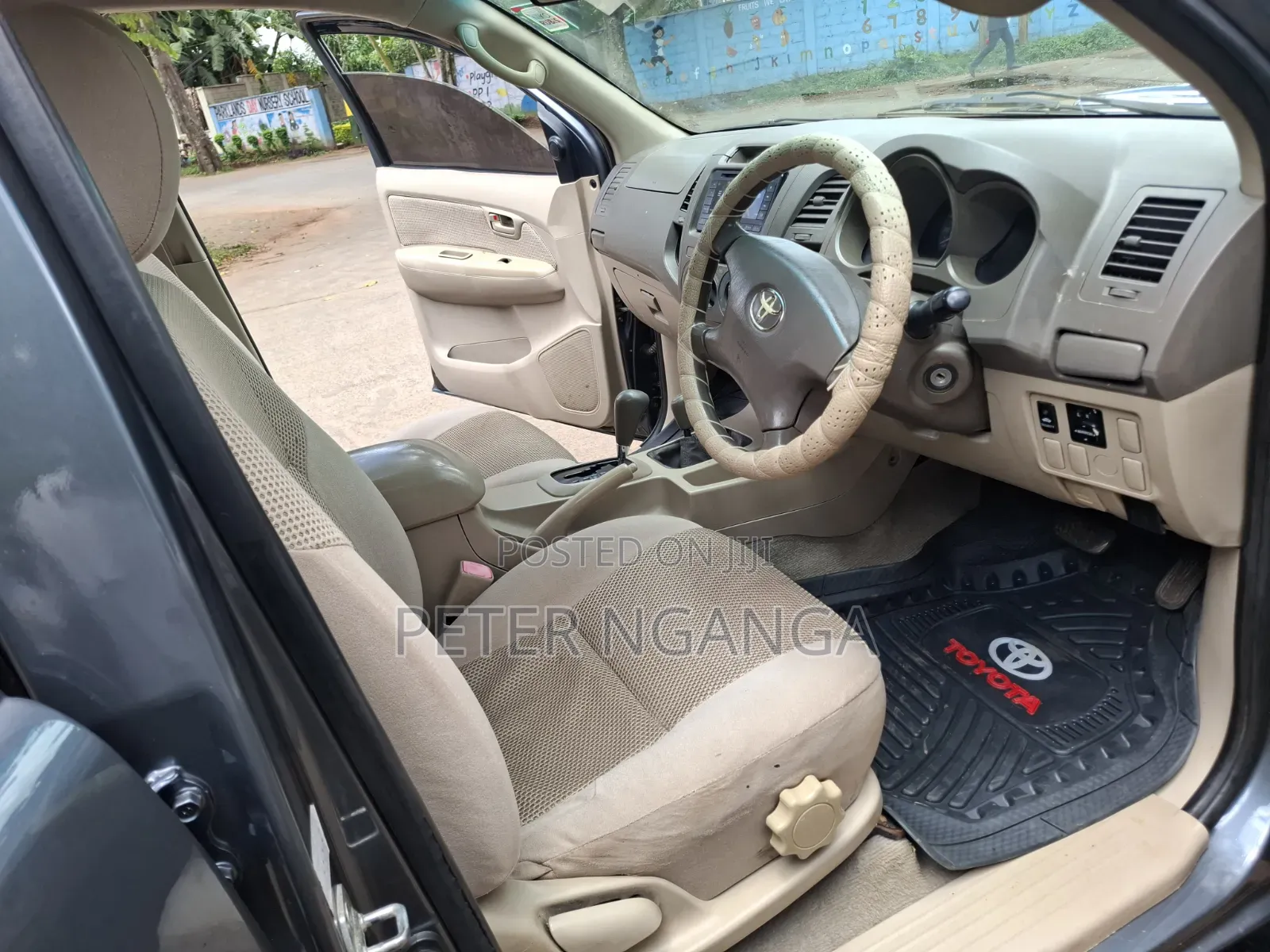 Toyota Hilux 2009 Gray