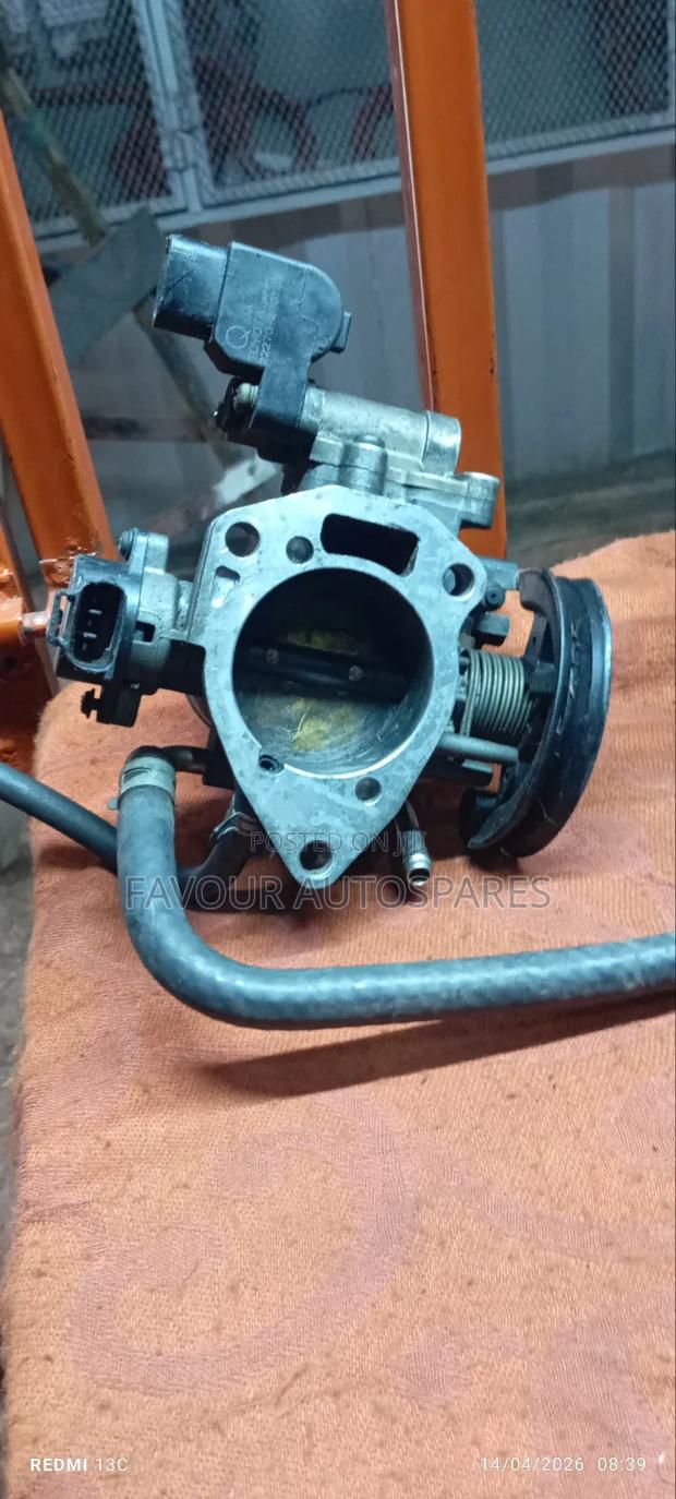 Voxy,And Harrier Throttle - main view