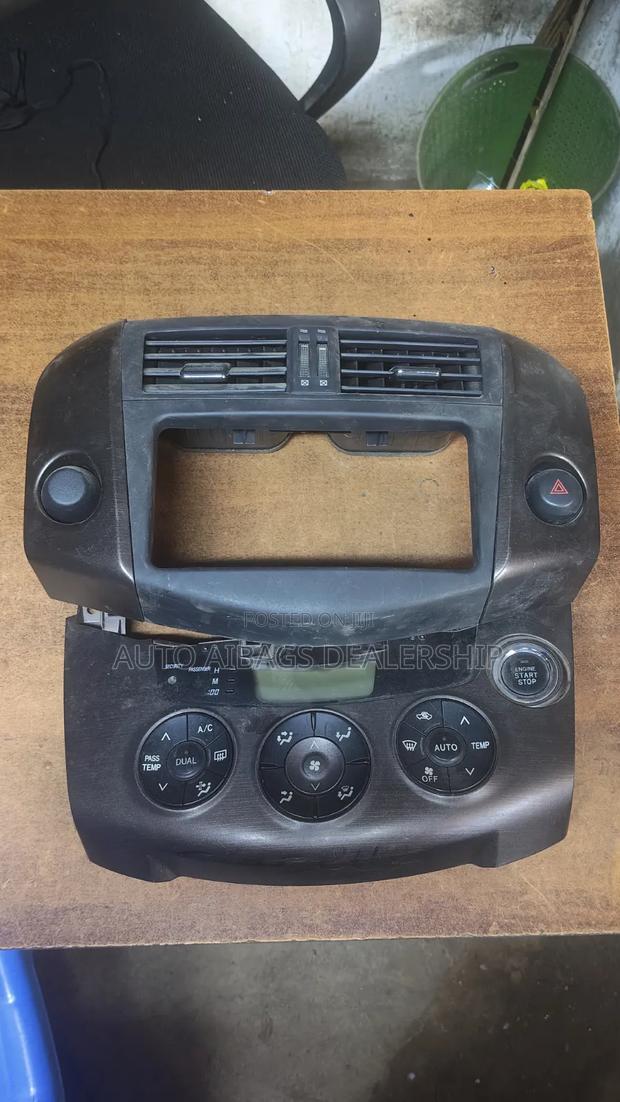 Rav4/Vanguard Radio Pannel .