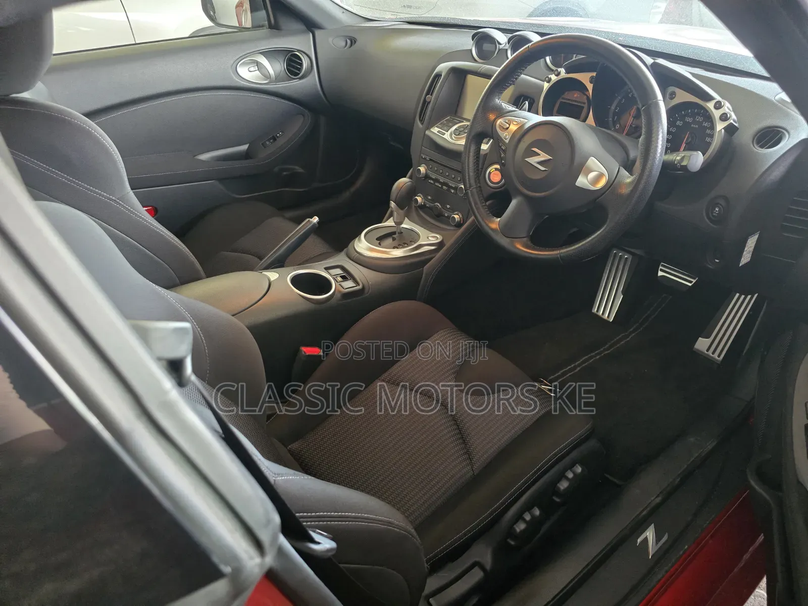 Nissan Fairlady 2019 Red