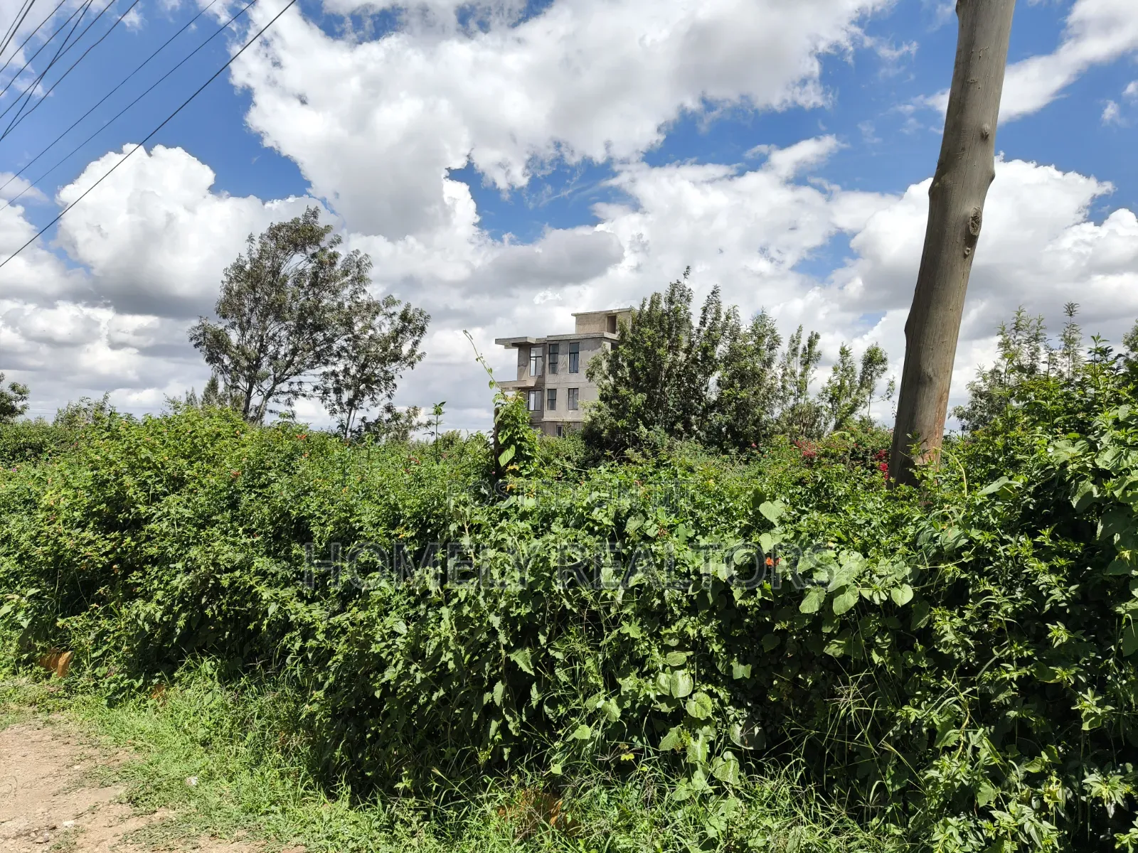 Red Soil Quarter Acre Corner Plot for Sale in Kerarapon Drive