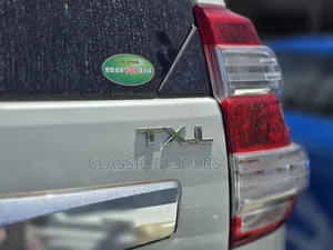 Toyota Land Cruiser Prado 2.8 2017 White