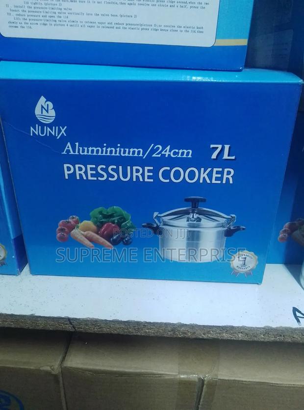 Manual Pressure Cooker 7 Litres Capacity