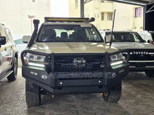 Toyota Land Cruiser 4.5 V8 VXR 2018 White