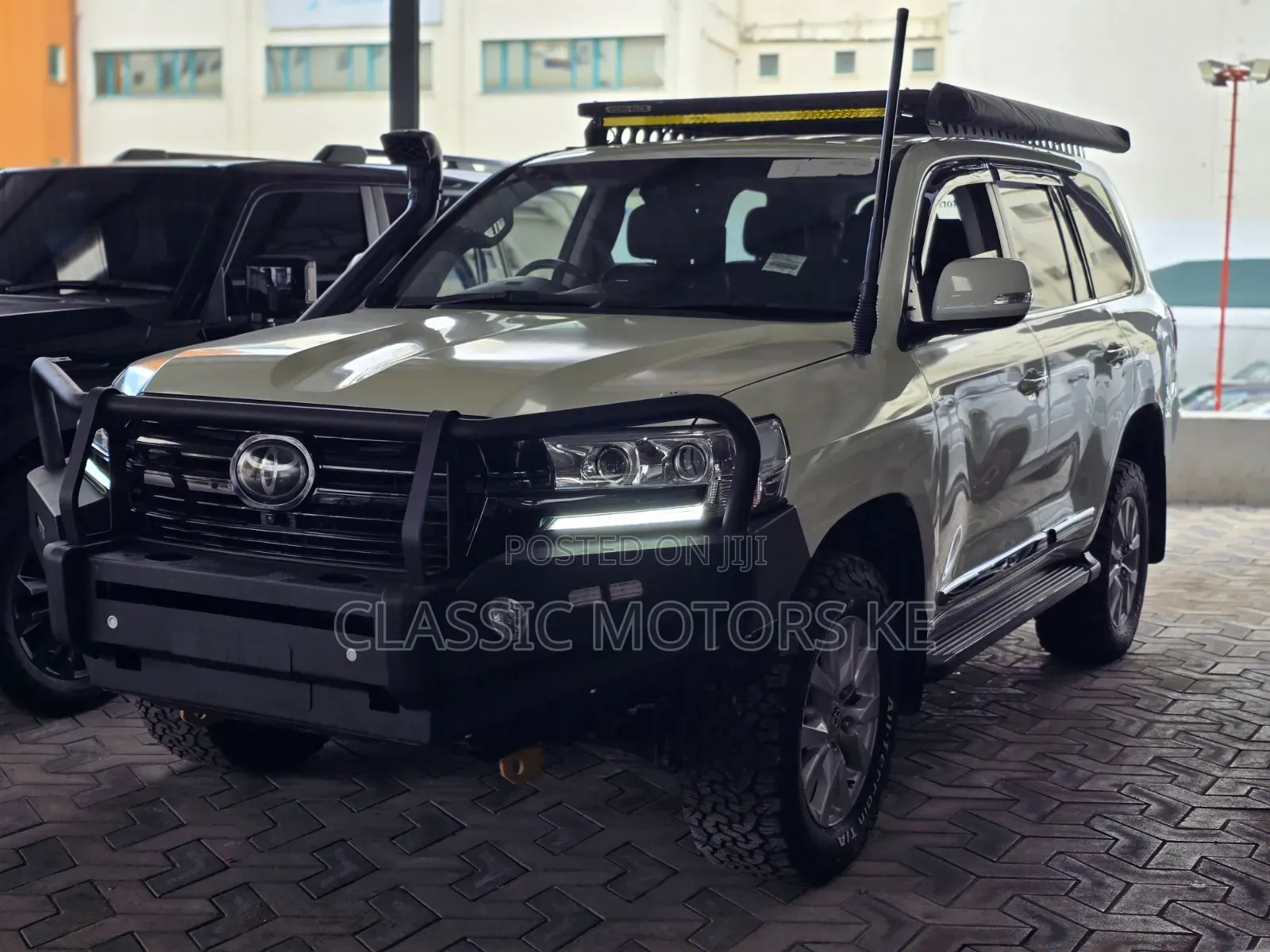 Toyota Land Cruiser 4.5 V8 VXR 2018 White