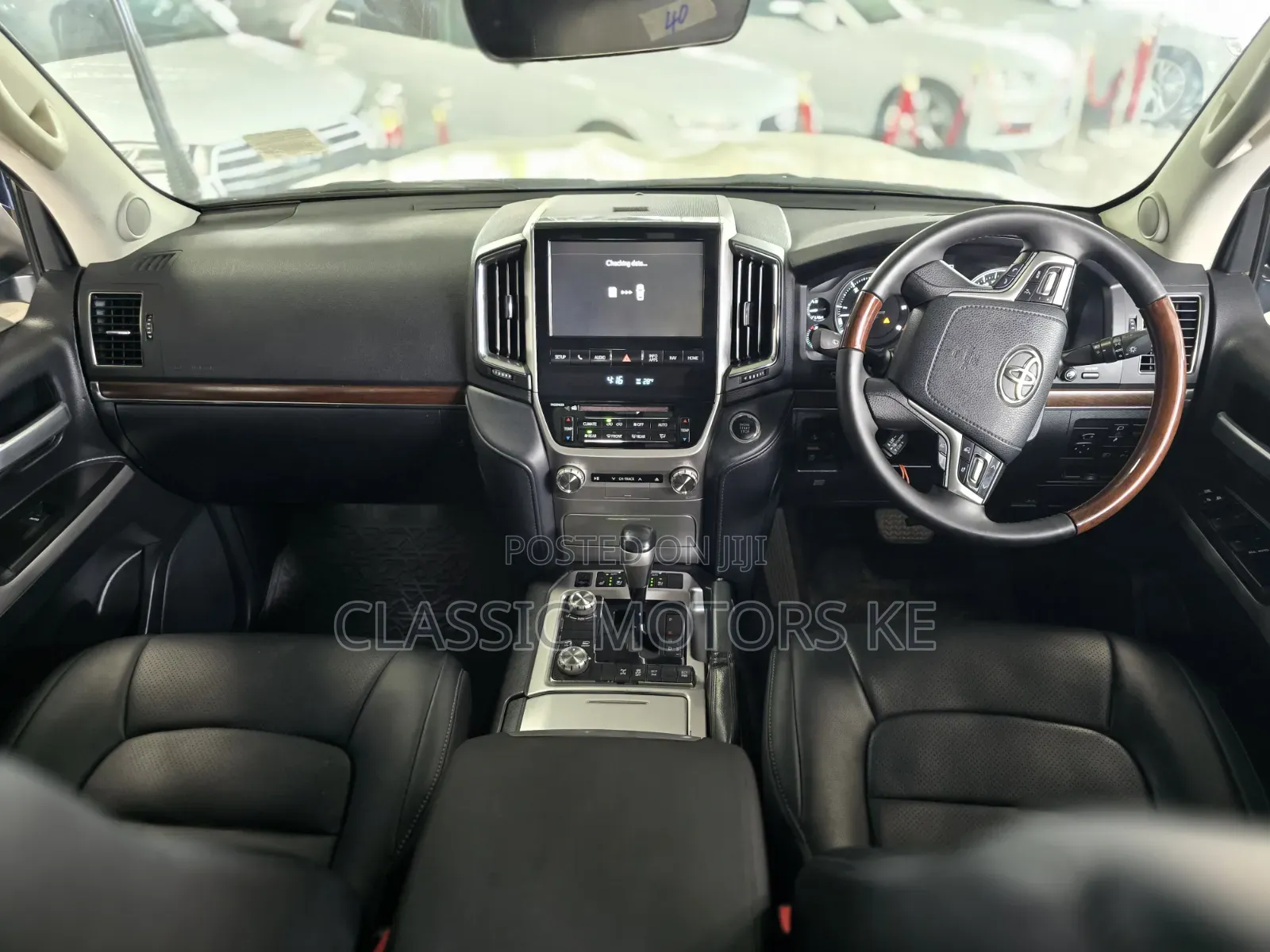 Toyota Land Cruiser 4.5 V8 VXR 2018 White