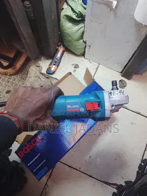 Brand New Affordable/Bosch Grinder 4 Inch