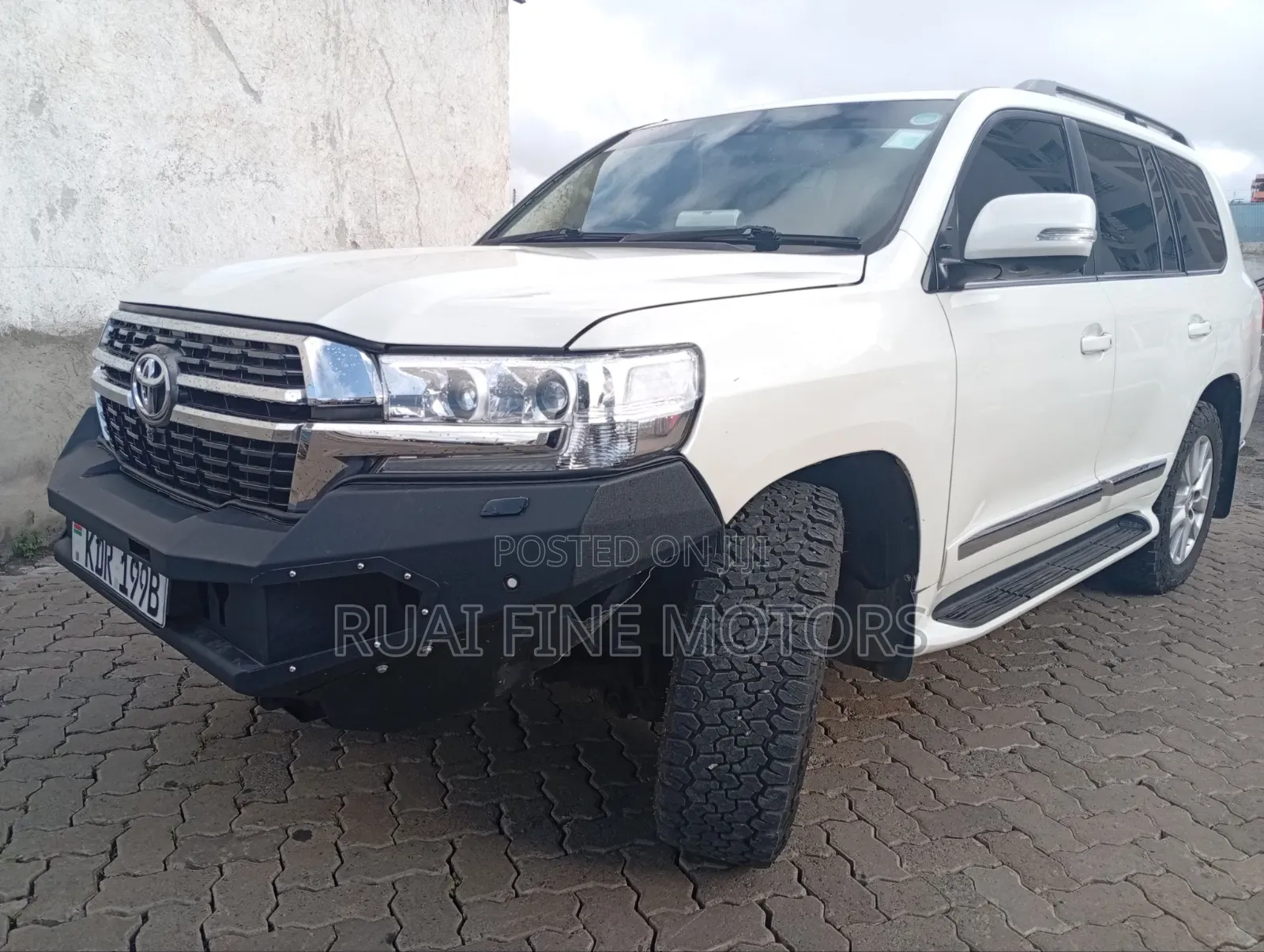 Toyota Land Cruiser 2012 White