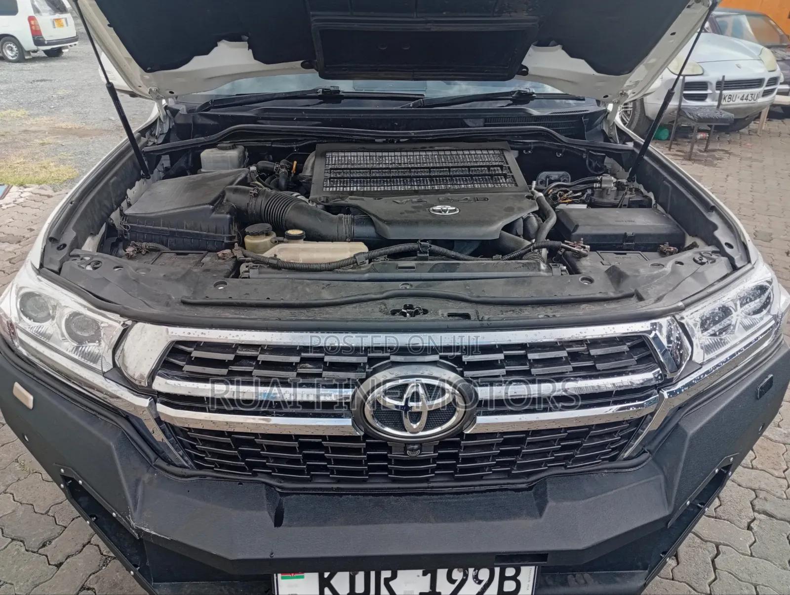 Toyota Land Cruiser 2012 White
