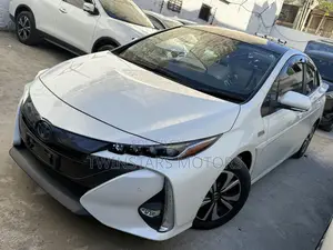 Toyota Prius 2019 White