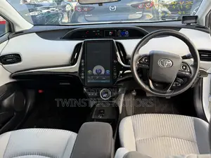 Toyota Prius 2019 White
