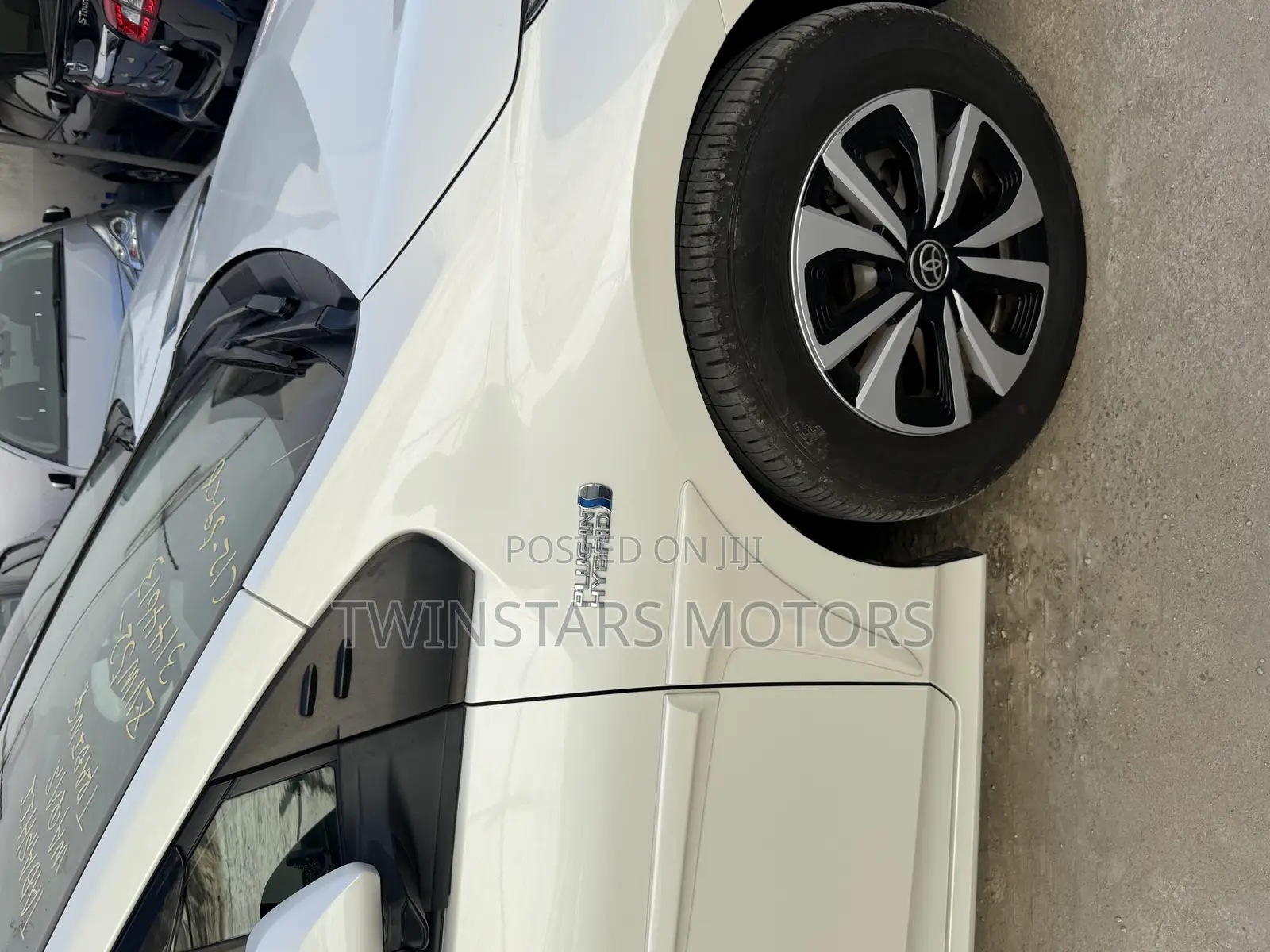 Toyota Prius 2019 White