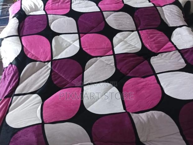 Single Woolen Duvet 5×6 Soft Warm Cozy Bedding