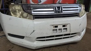 Honda Stepwagon Nosecut