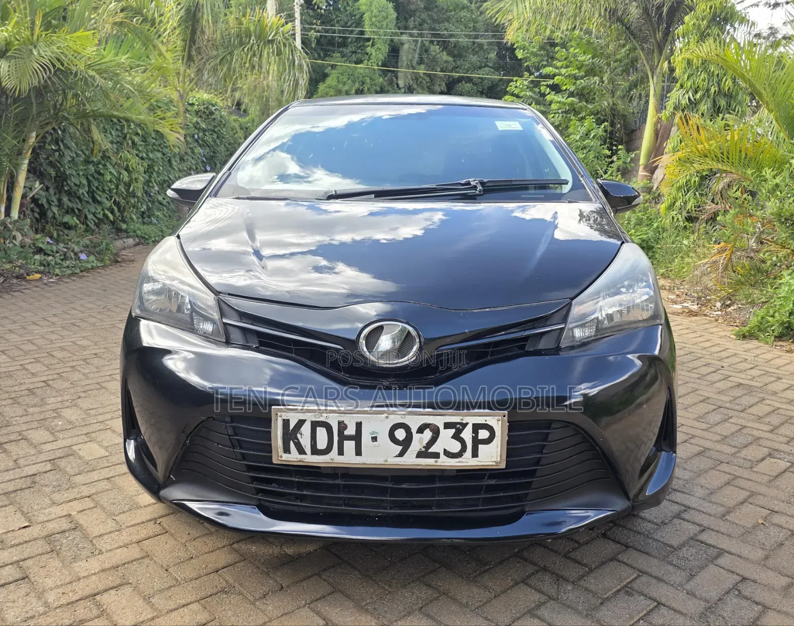 Toyota Vitz 2015 Black