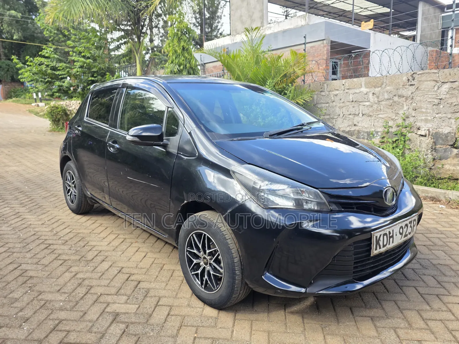 Toyota Vitz 2015 Black