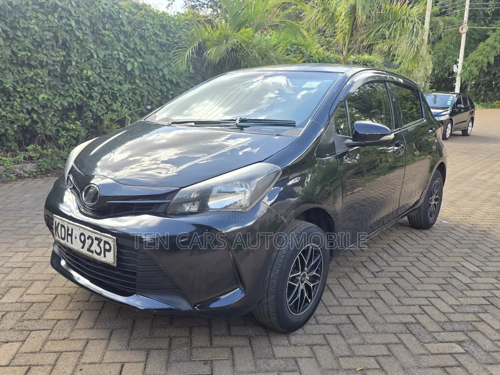 Toyota Vitz 2015 Black