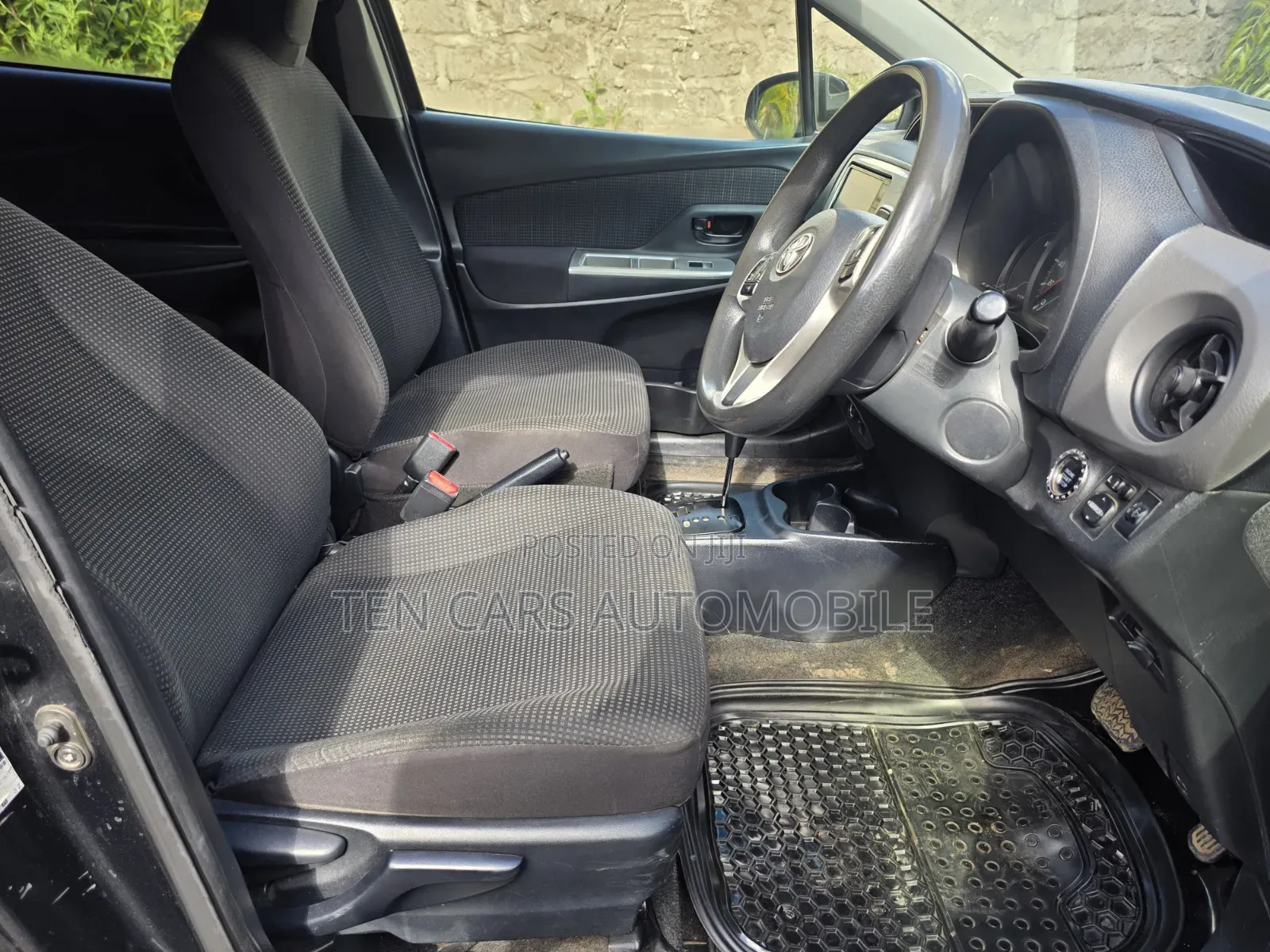 Toyota Vitz 2015 Black