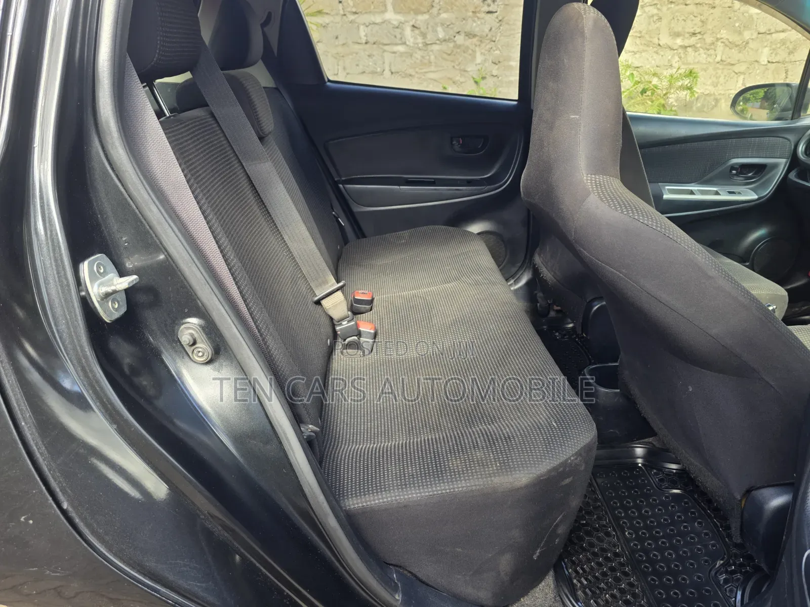 Toyota Vitz 2015 Black